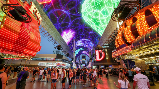 拉斯维加斯的 D 酒店及其他赌场酒店正面临加拿大游客锐减的困境。