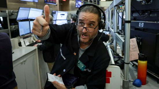 2026 年 4 月 17 日，美国纽约，纽约证券交易所旗下 NYSE American 场内，期货期权交易员正在工作。