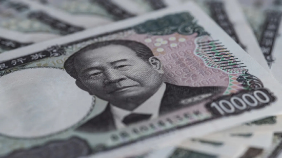 新版日本一万日元纸币（当前约合 66 美元）于 2024 年 7 月发行，币面印有被誉为日本近代经济之父的涩泽荣一肖像，在东京展出。