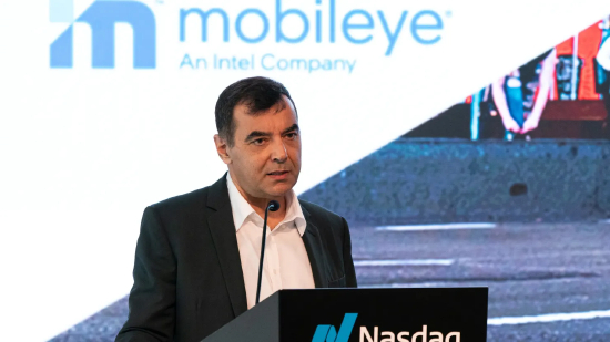 2021 年 7 月 20 日，美国纽约纳斯达克交易所，Mobileye 举办自动驾驶技术新闻发布会，公司首席执行官阿姆农・沙舒亚发表讲话。