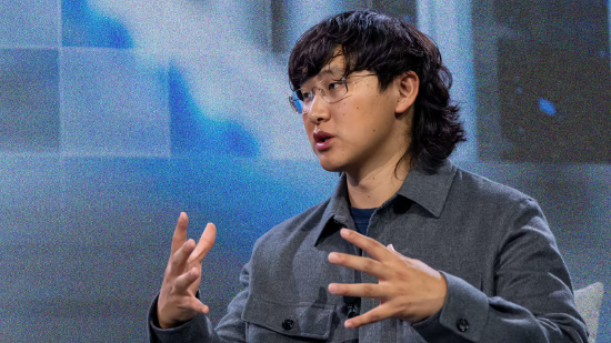 Meta 首席 AI 官亚历山大・王