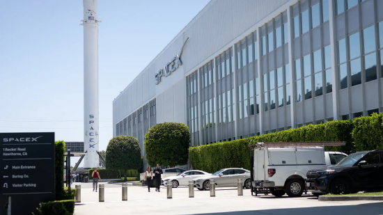 2026 年 8 月 3 日，加利福尼亚州霍桑市，SpaceX公司总部。