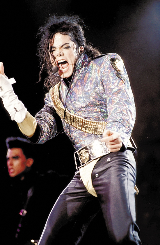 2、美国已故歌星迈克尔·杰克逊被追缴7亿美元遗产税