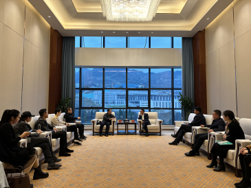 新浪财经与习酒董事长张德芹畅聊