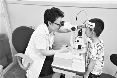 ▲罗湖医院集团为辖区65岁以上老人进行免费体检