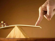 风波中蒋锦志罕见现身 直播仅面向诺亚客户及理财师