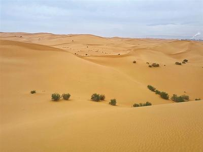 腾格里沙漠。视觉中国供图