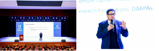 图3 菲利普·阿吉翁教授讲座