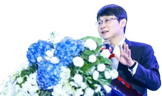 管清友被评为“2018胡润新金融行业年度风云人物”