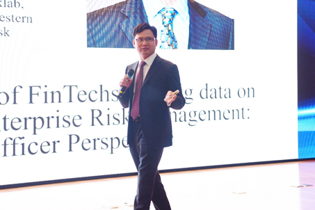 　　Alan Peng加拿大联邦政府金融监管委员会专家，多伦多大学兼职教授，加拿大Concentra Bank总行风险管理副总裁