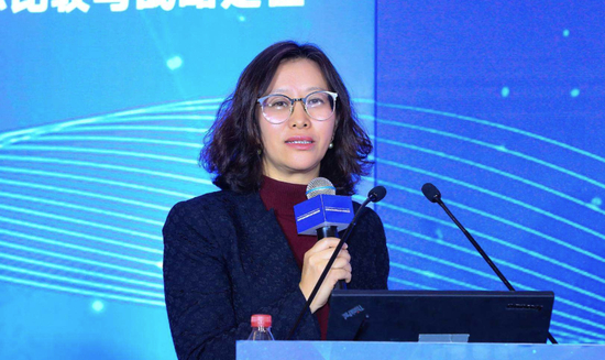 图为&nbsp;中国证券投资基金业协会党委委员、副会长钟蓉萨