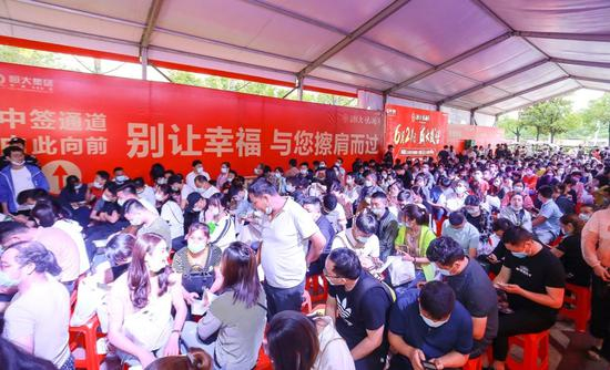 安徽宣城恒大悦澜湾开盘热销现场