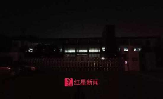 ▲已过午夜，长春长生二楼仍灯火通明
