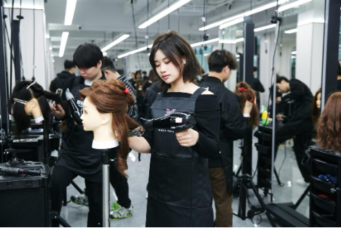 （欧曼谛美发课堂）