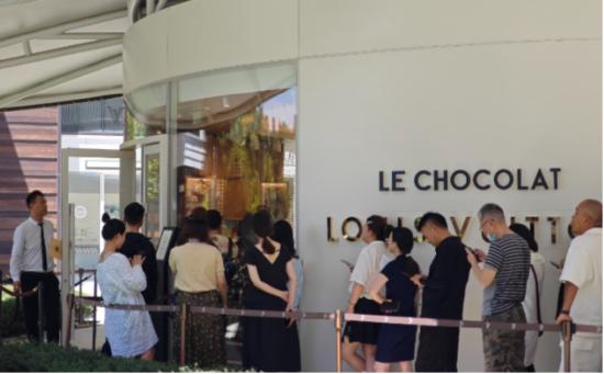  （此前店铺排队人满为患。图片来自于网络）
