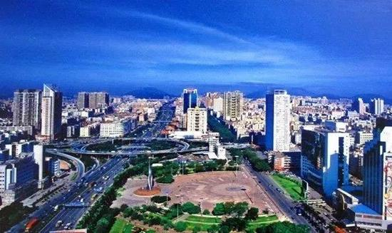 1983年与2008年的西乡宝民路。