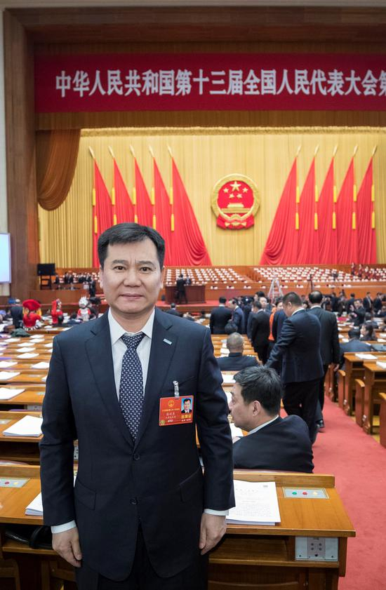 苏宁控股集团董事长张近东参加十三届全国人大一次会议 。