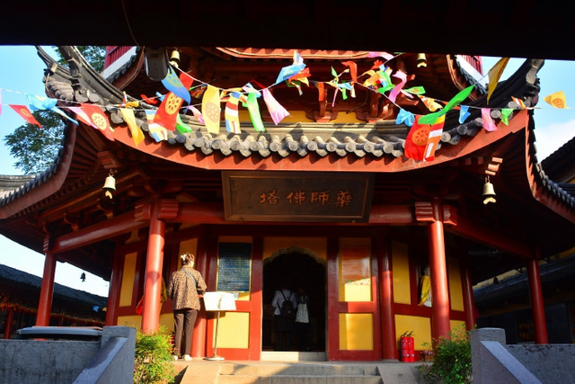 江苏南京鸡鸣寺药师佛塔_新浪图片