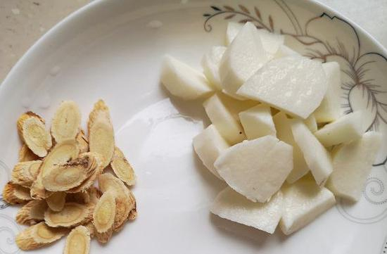 　　黄芪：用于气虚乏力、山药用于脾虚食少，泄泻便溏。
