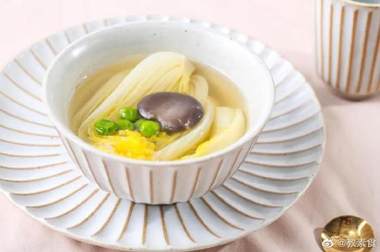 这道菜可以说是 0 难度，厨房小白都可以轻松拿下！（图片来源：教素食）