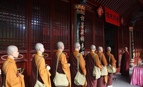 关于僧中授具足戒的“遮难”问题