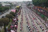 壮观!菲律宾1.5万余人齐跳桑巴