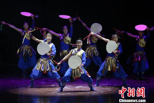 图为演出现场。　蒋义亭 摄