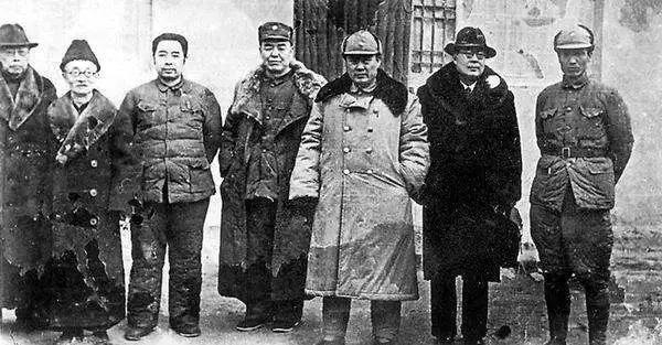 坐拥55万大军的傅作义为何接受和平改编?看看这策反阵容就明白了|抗战|马占山|曾延毅|刘厚同|地下党_新浪新闻