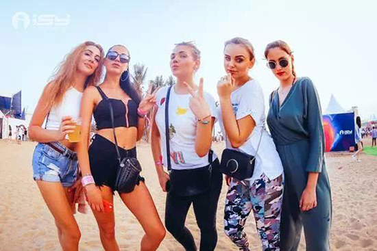 电音节活动也吸引了众多外国友人