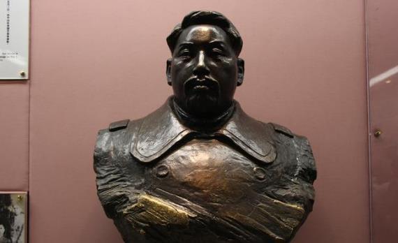 如何评价黄兴的一生,他与孙中山之间又为何频频发生矛盾呢