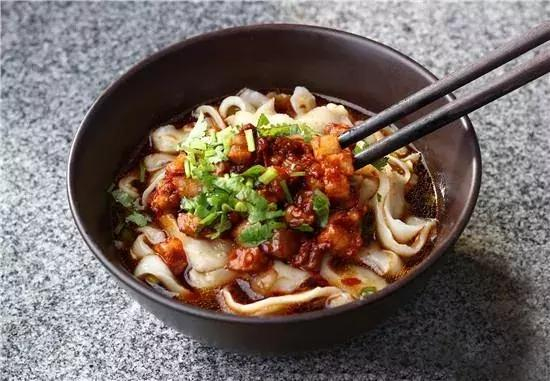 山西刀削面，色香味劲面面俱到 劈砍削抹刀刀锯面|面食|鞑靼|老汉|白浪|乘风_新浪新闻