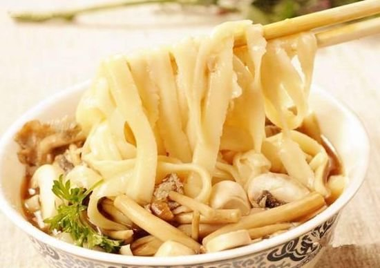 中国最好吃的十种面条，宽面，细面，你喜欢哪一种|实惠|面条|面食|臊子面|热干面_新浪新闻