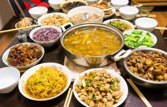 剩饭剩菜放久了真的不能吃了吗？剩饭剩菜如何处理才能继续食用