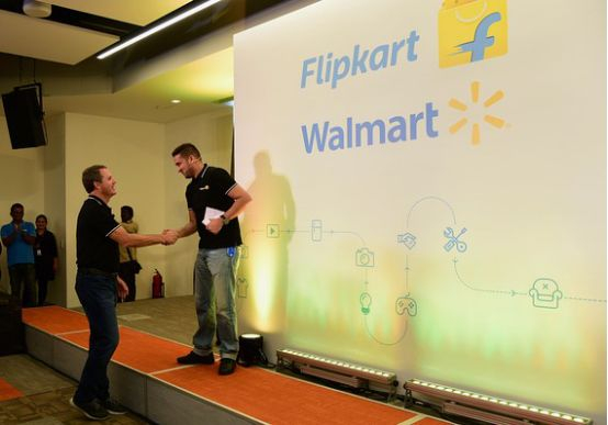沃尔玛CEO Doug McMillon（左）与Flipkart CEO Binny Bansal（右）图源/Market Watch