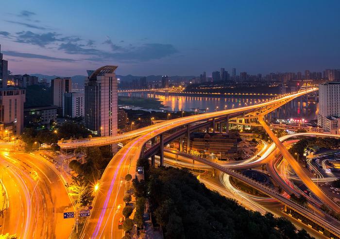 中国崛起最快的城市，3次成为直辖市，如今跃居中国一线城市