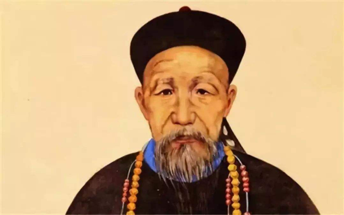 晚清的黄龙旗也是中国史上第一面“国旗”,但它却是被迫诞生的