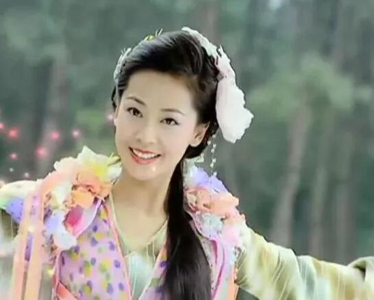 张茜生活近照:与丈夫相差十岁却一见倾心,45岁仍美得一塌糊涂