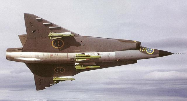 小国生猛世界第一款眼镜蛇机动战机轻松虐同时代米格21