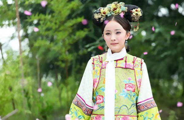 电视剧《宫》中，杨幂的宫装造型，一套比一套美