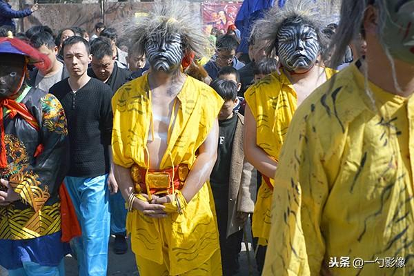 捉黄鬼、演傩戏,惊心动魄热闹非凡,春节来武安看社火