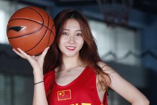 篮球宝贝盼中国男篮重振雄风