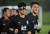 [世界杯]韓國隊訓練備戰 孫興慜戴面具上陣
