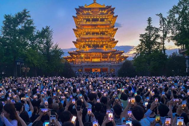 各地景区进入“旺季模式”