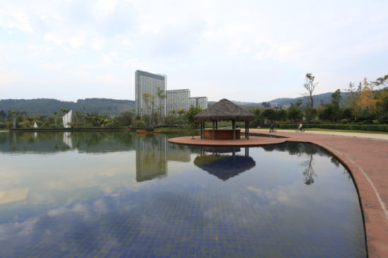 月亮湾是休闲娱乐的度假圣地