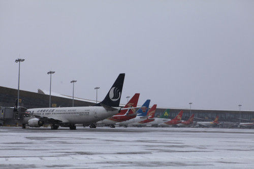 长水机场临时关闭至今日18时，18时之前航班全部取消。