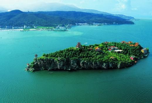 抚仙湖风光绮丽