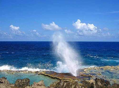 塞班岛碧蓝的海水