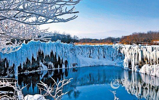 镜泊湖吊水楼瀑布 侯非摄