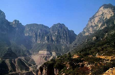 晨曦中的南太行