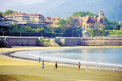 西班牙北部海滨城市圣塞巴斯蒂安 全景/供图